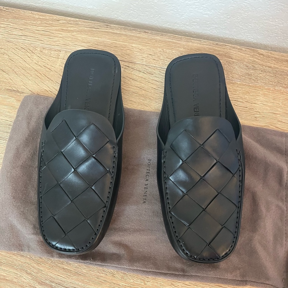 Bottega Veneta Intrecciato Weave Leather Mules